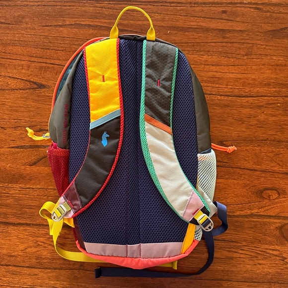 Cotopaxi Dimi Del Dia 12L Kids Colorful Backpack with Multiple Compartments - Picture 2 of 6